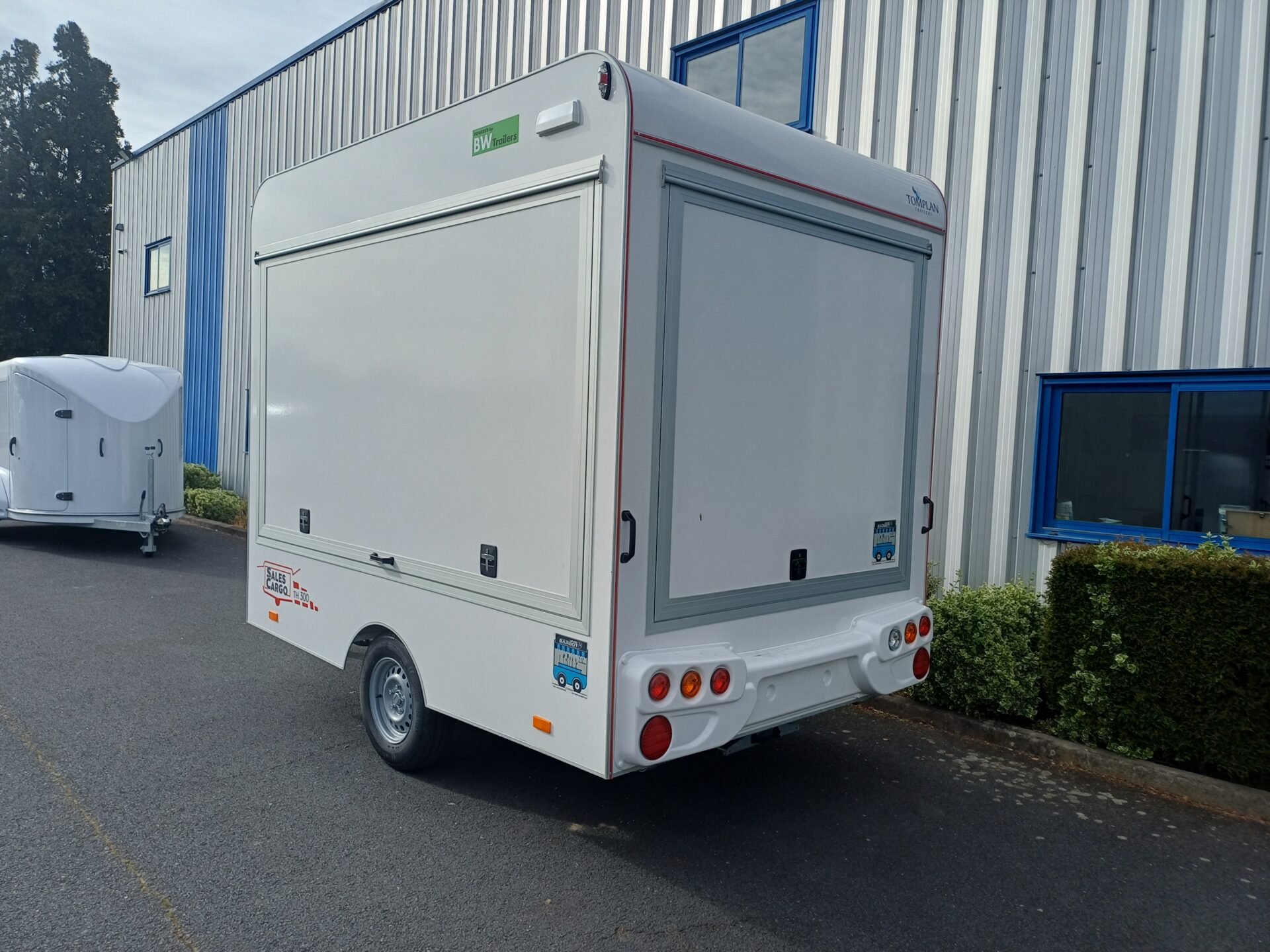 20260410_174553 FOODTRUCK 300 2 hayons