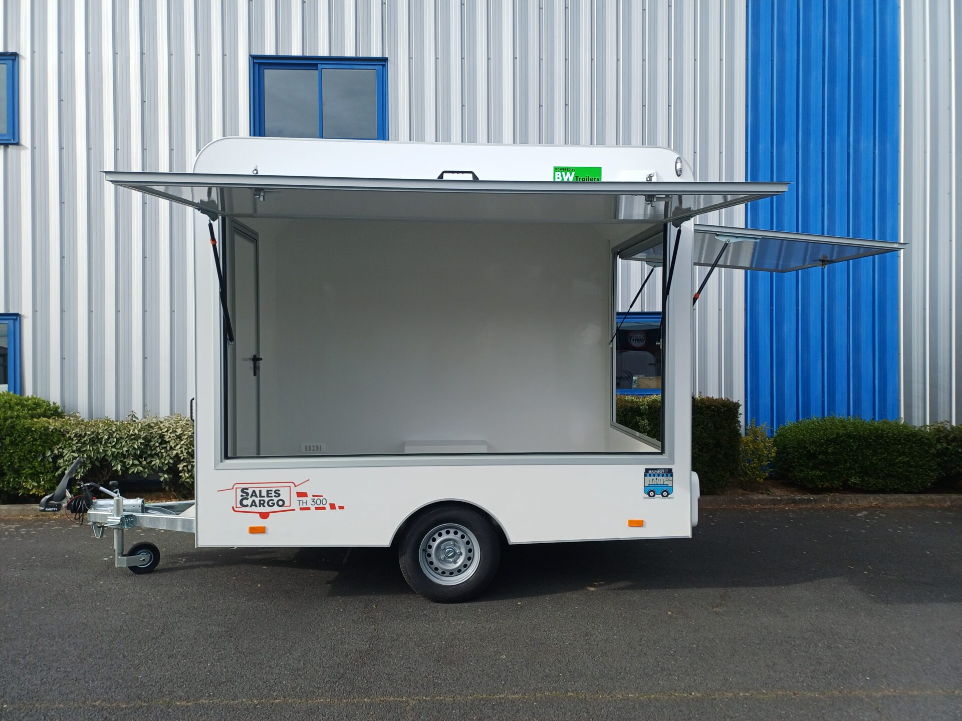 20260410_174627 FOODTRUCK 300 2 hayons