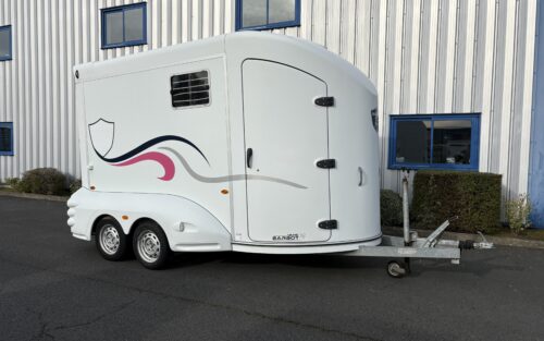 VAN 2 PLACES CENTAURE STALLES